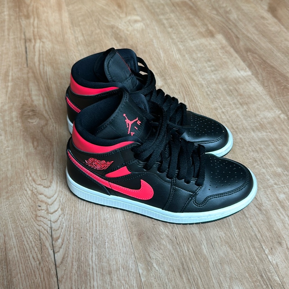 Air Jordan 1 mid